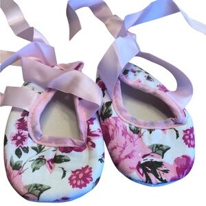 NWT Size 2-3 Infant Floral Pink Ballet Shoes